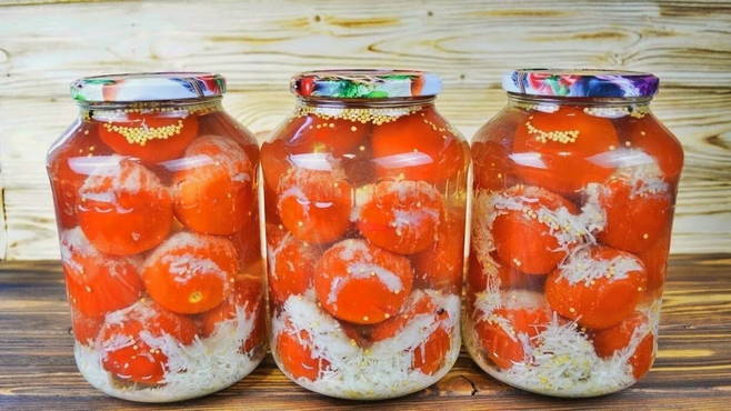 Рецепт помидоры под снегом с чесноком. Маринованные помидоры 