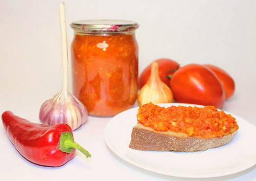 Аджика с яблоками и помидорами на зиму рецепт приготовления с морковкой и перцем луком
