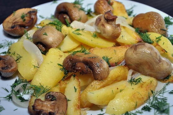 Картошка с маслятами в духовке