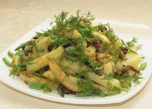 Жареная картошка с грибами в мультиварке: рецепт в бабушкином стиле | Мультиповарёнок