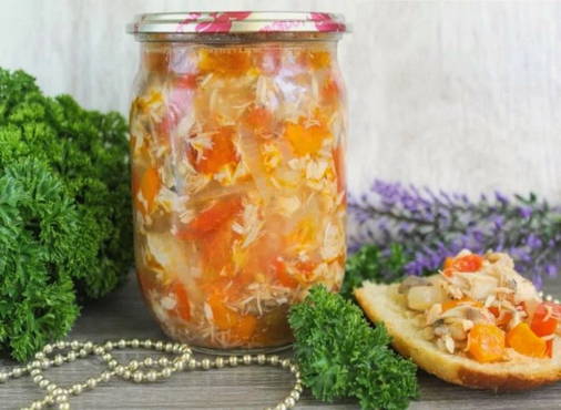 Зимний салат с копченой скумбрией — рецепт с фото пошагово