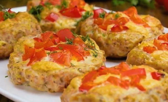Ингредиенты для «Котлеты с помидорами и сыром в духовке»: