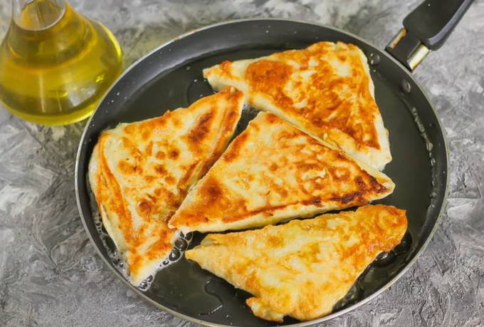 Треугольники из лаваша с сыром на сковороде рецепт с фото пошагово с фото