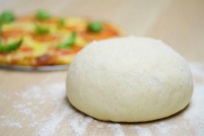 Пышное тесто для пиццы дрожжевое быстрого приготовления