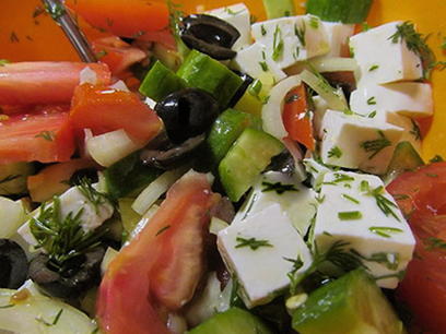 Греческий салат с фетаксой классический