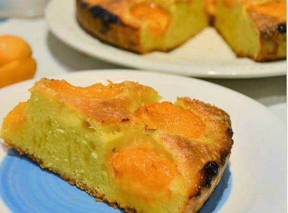 Сладкий пирог с абрикосом