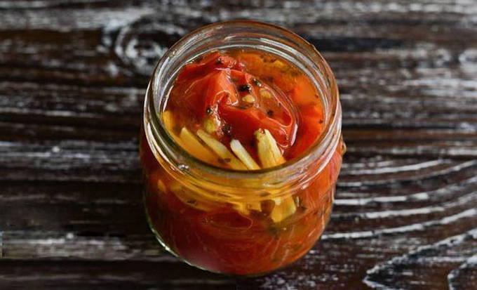 Жареные помидоры с базиликом на зиму - простой рецепт с фото пошагово