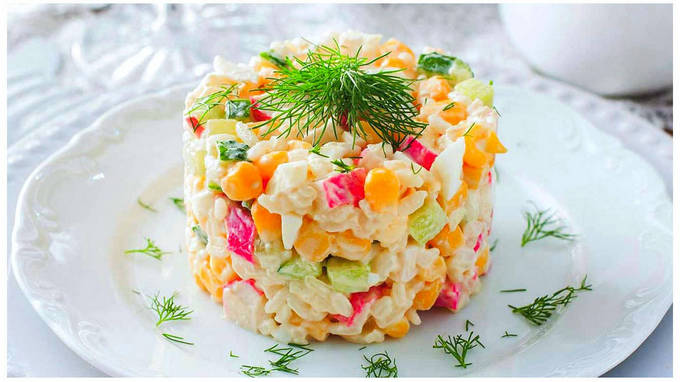 Крабовый салат - 12 самых вкусных рецептов