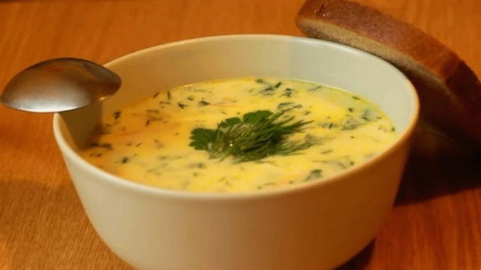 Суп с курицей, грибами и плавленым сыром