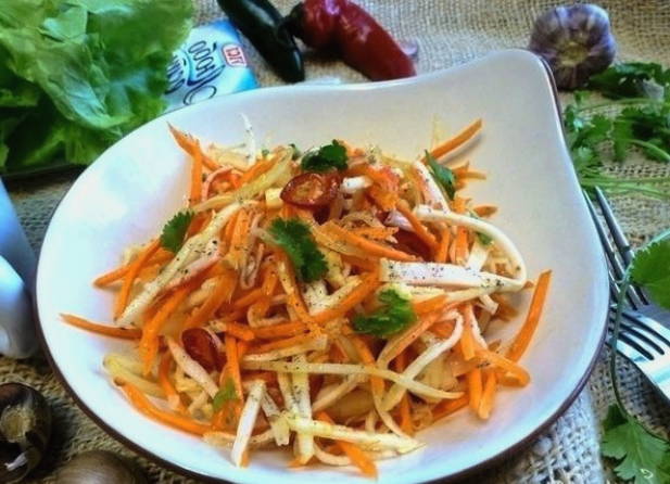 Салат из редьки и моркови
