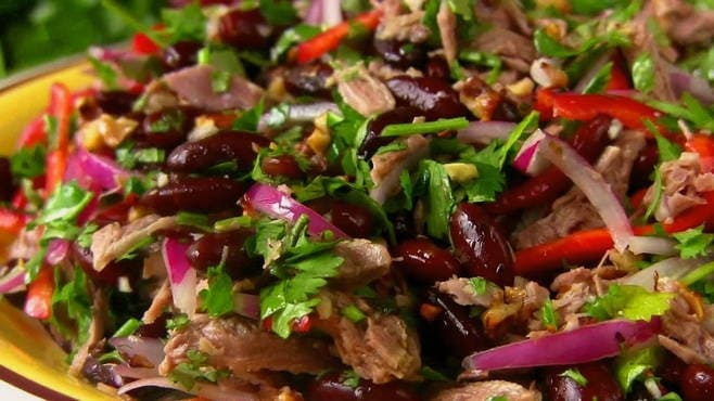 Салат тбилиси с говядиной и красной фасолью
