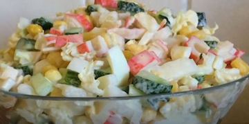 Как приготовить салат с крабовыми палочками, помидорами и сыром