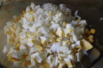 Классический салат с крабовыми палочками и кукурузой - 5 вкусных и простых рецептов с фото пошагово
