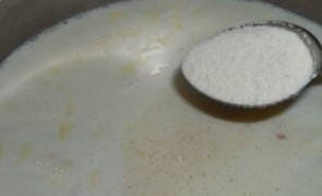 Сколько нужно сыпать манки на литр молока для каши