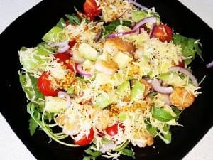 Салат с авокадо и креветками - 5 очень вкусных рецептов с фото пошагово