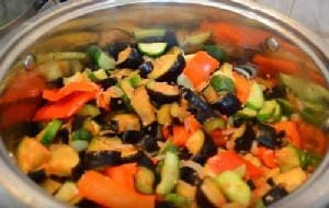 Салат из баклажанов, сладких перцев и помидоров на зиму - 5 самых вкусных рецептов с фото пошагово