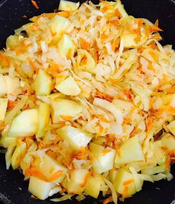 Тушеная капуста с картошкой – 10 очень вкусных рецептов с фото пошагово