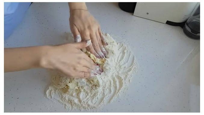 Как приготовить Пасхальный кулич на сметане и сухими дрожжами рецепт пошагово