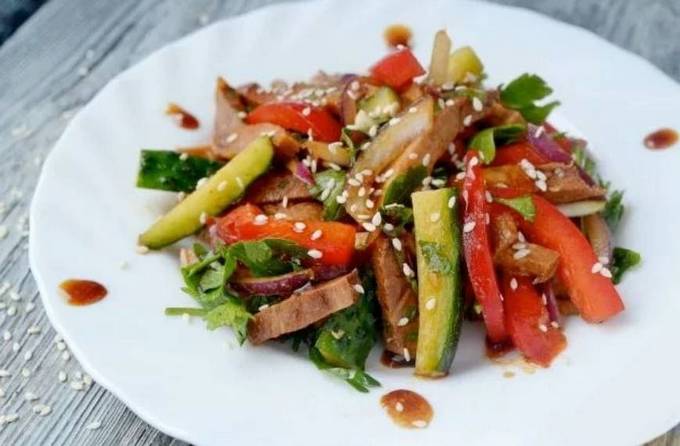 Рецепт: Салат с говяжьим языком | в азиатском стиле