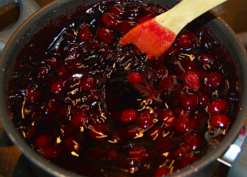 Как сварить варенье из смородины с вишневыми листьями