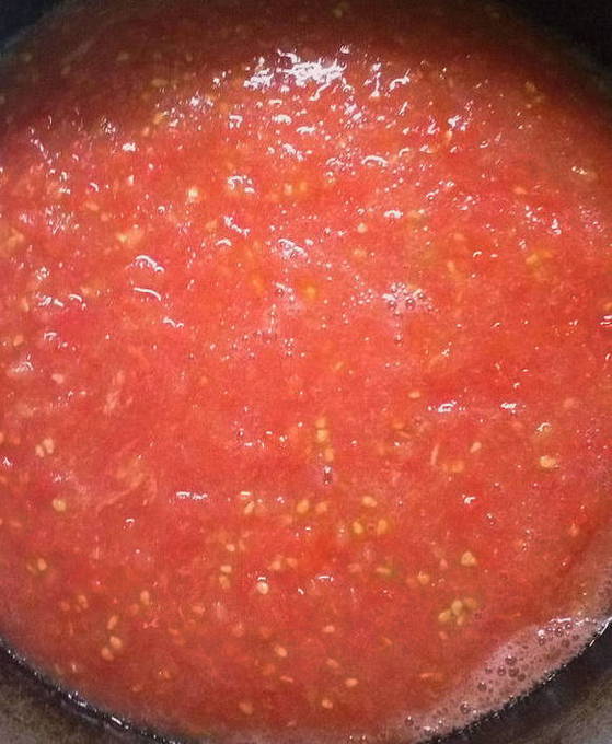 Салат из огурцов в томатном соусе