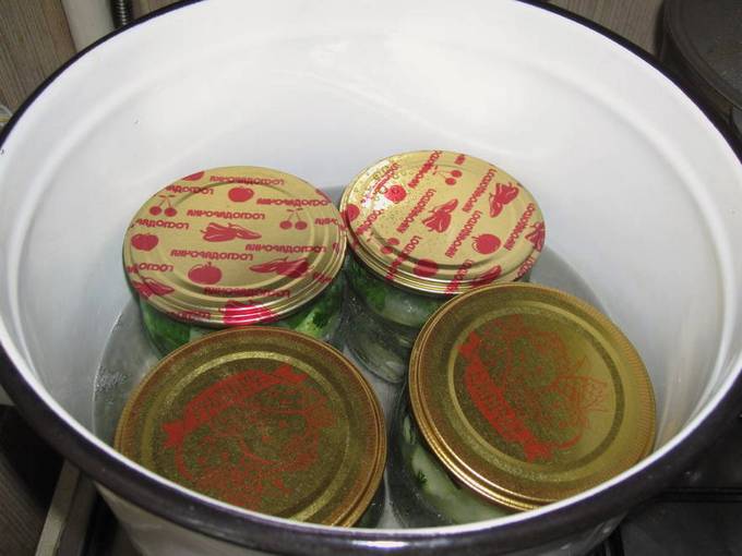 Огурцы с кетчупом чили на 4 литровые банки