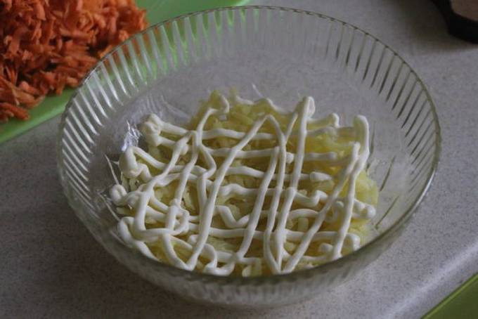 Салат из печени с луком