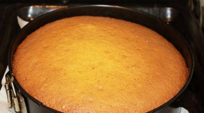Бисквит для торта пышный и простой, классический рецепт в духовке