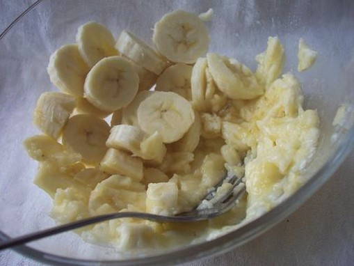 Банановый кекс с орехами