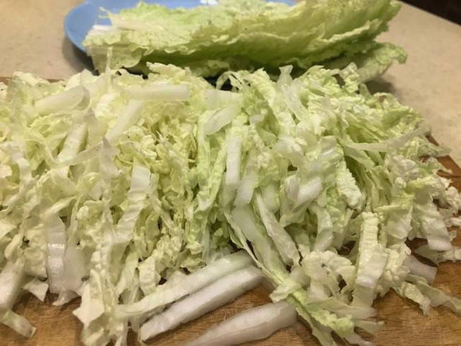Крабовый салат с капустой и сыром
