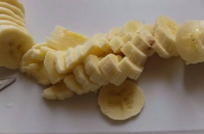 Шарлотка с яблоками и бананом в духовке