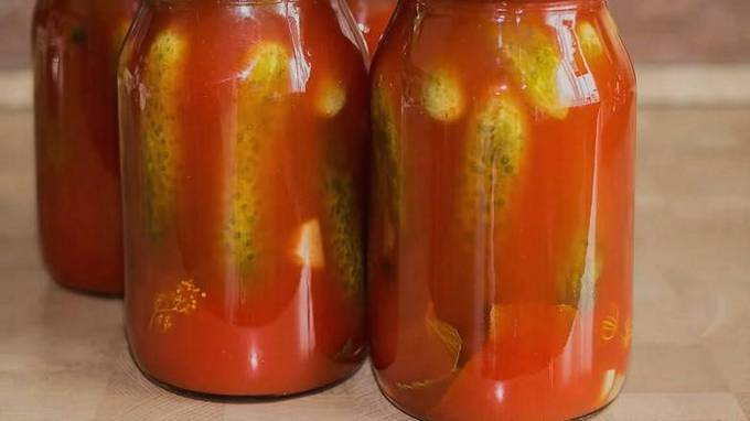 Маринованные огурцы в томатном соке
