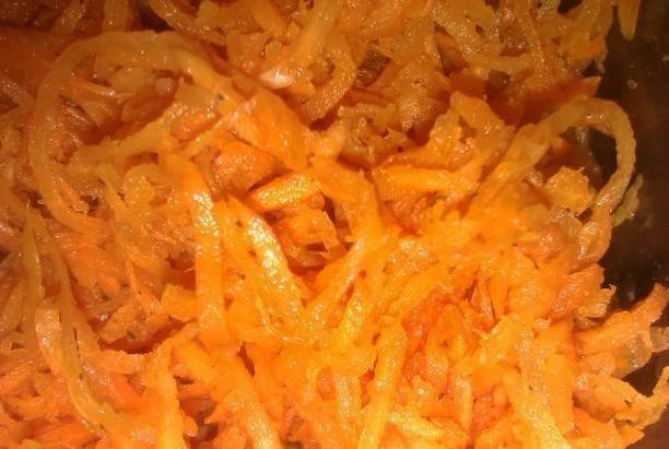 Салат с курицей, апельсинами и корейской морковью