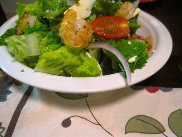 Греческий салат с креветками
