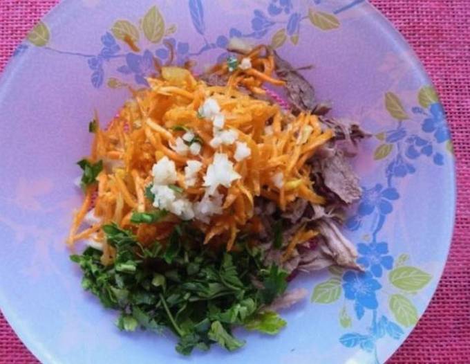 Салат с говядиной и корейской морковью