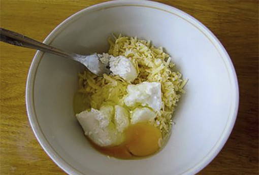 Хачапури с творогом и сыром