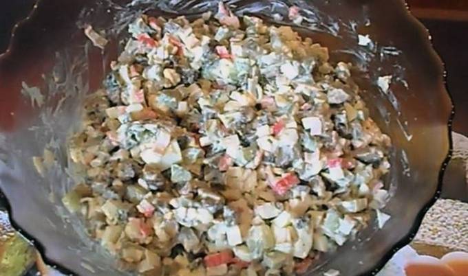 Крабовый салат с грибами