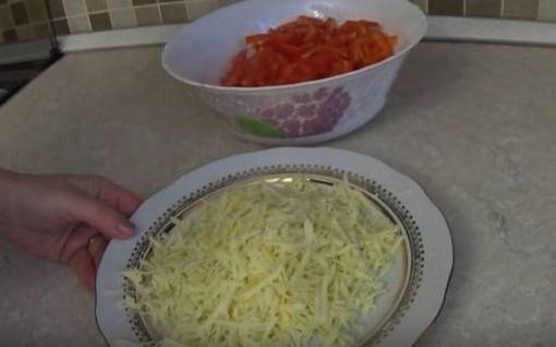Салат с крабовыми палочками и перцем