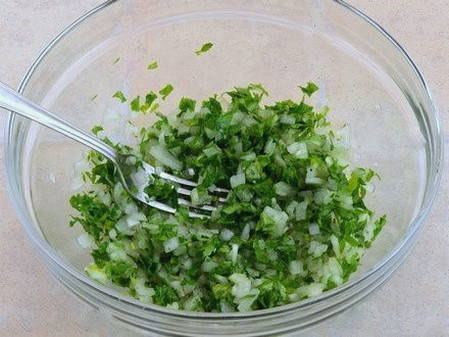 Салат с фасолью и луком