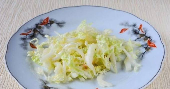 Салат с пекинской капустой и помидорами