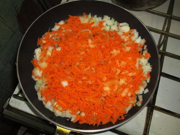 Блины с морковной начинкой