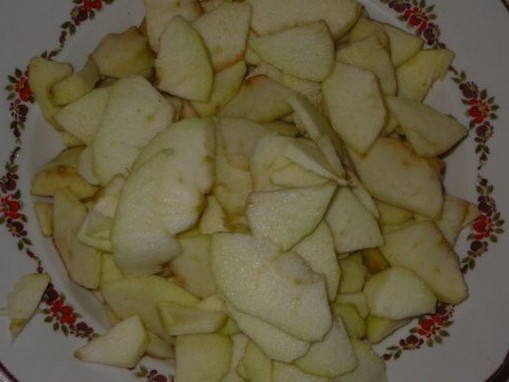 Шарлотка с яблоками на майонезе в духовке