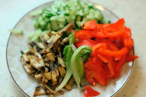 Салат с языком и овощами