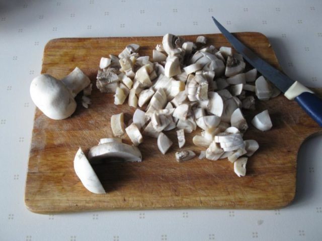 Куриные отбивные с грибами и сыром в духовке