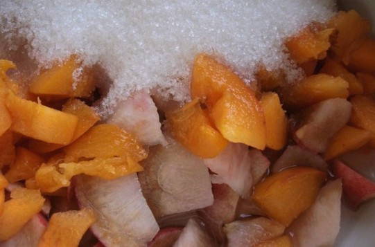 Янтарное варенье из абрикосов