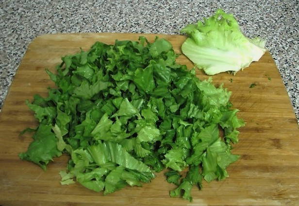 Салат с тунцом и зеленью