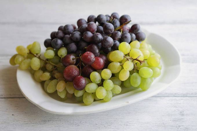 Помидоры с виноградом с уксусом