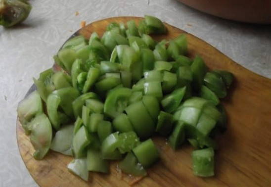 Салат из зеленых помидоров с фасолью на зиму