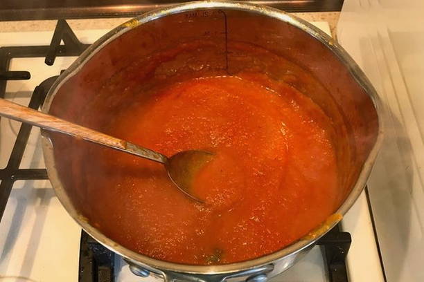 Помидоры в томатном соке по-болгарски