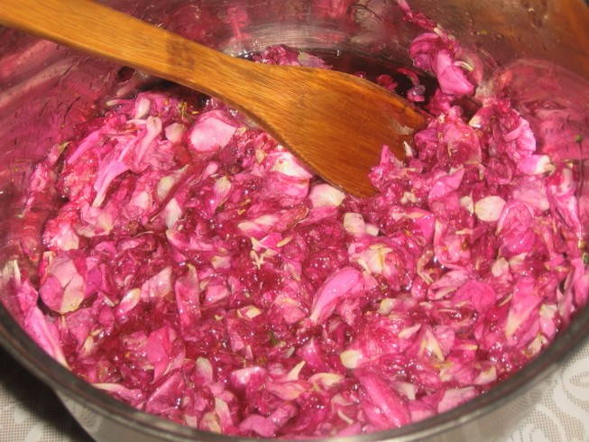 Варенье из лепестков роз с желфиксом